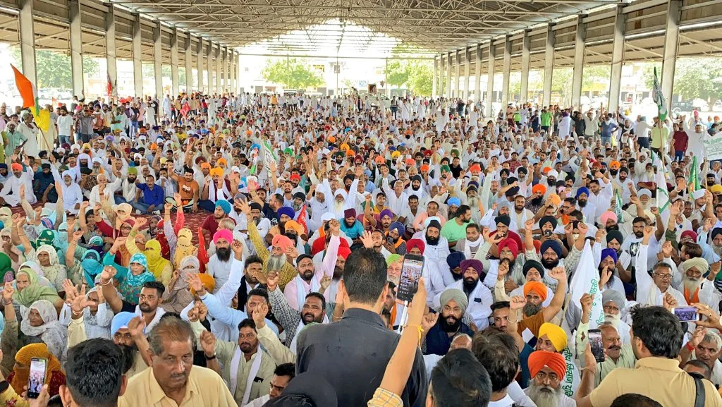 मुज़फ्फरनगर किसान महापंचायत में उमड़ी किसानों की भीड़