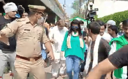मुज़फ्फरनगर किसान महापंचायत में महिला एंकर के साथ बदसलूकी