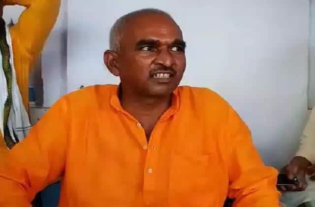 बीजेपी विधायक सुरेंद्र सिंह ने उगला ज़हर,&nbsp;किसी को बताया चोर,तो किसी को भैसा।