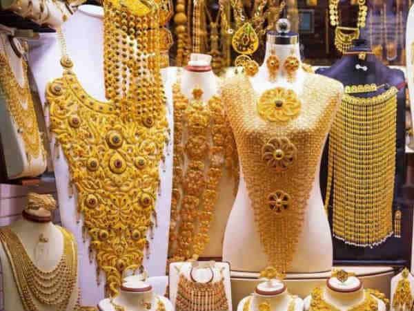 गोल्ड ने पैतरा बदला, पुराने रंग मे लौटने की तैयारी ।