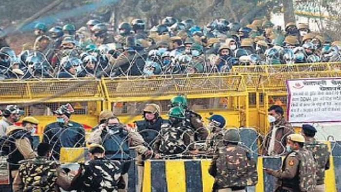Singhu border सिंधु बॉर्डर पर निहंगों ने की युवक की निर्मम हत्या, आरोपी सरबजीत का आत्मसमर्पण