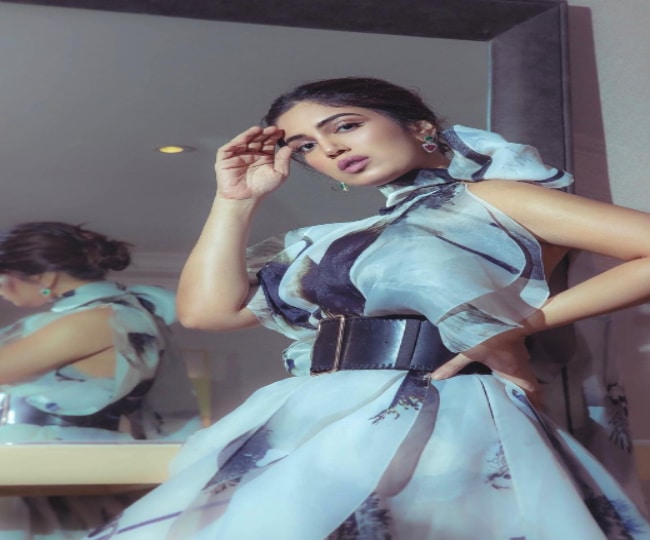 Bhumi Pednekar की Floral Gown में  अदाए क़ातिलाना