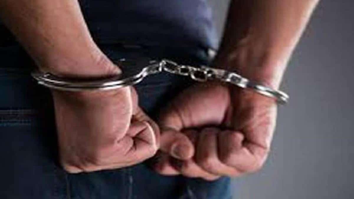 पाकिस्तान का प्यार पड़ा महंगा, पुलिस ने तीन को किया अरेस्ट