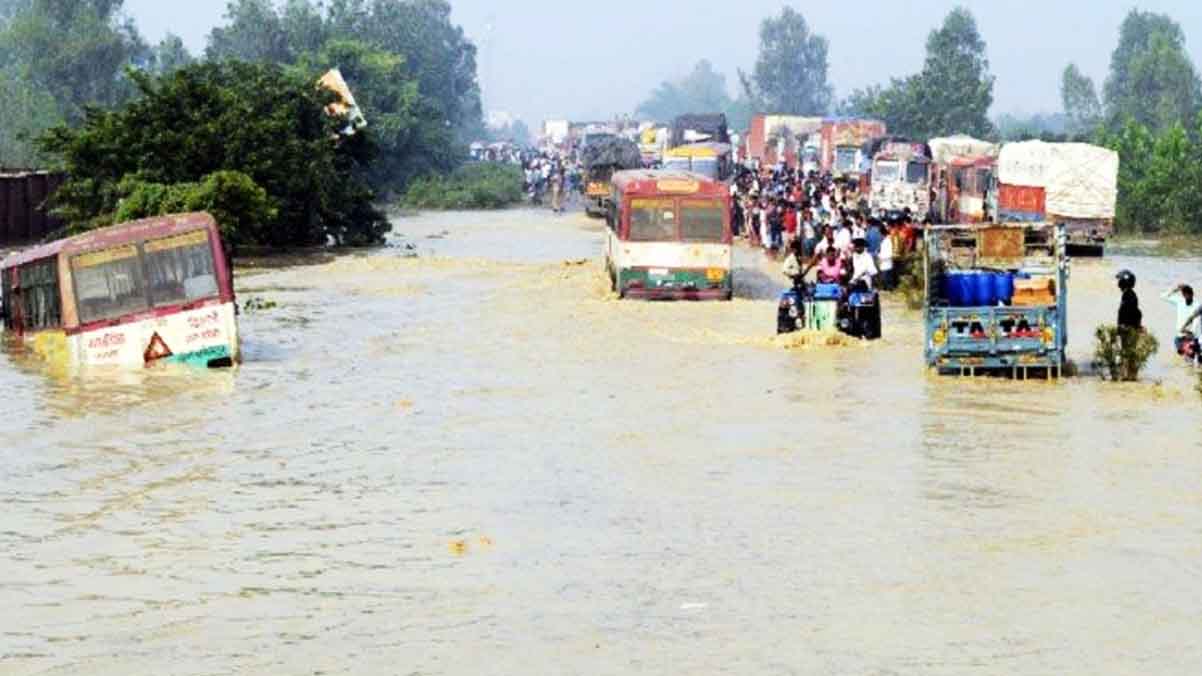 Kosi River कोसी नदी उफनाई, 150 से अधिक गांव बाढ़ की चपेट में