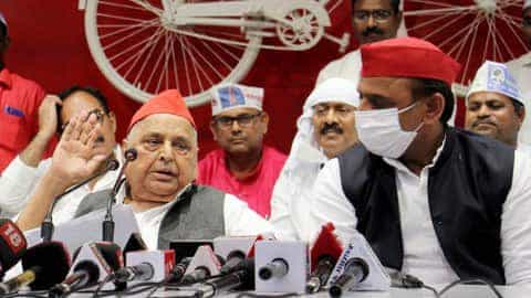 अखिलेश की स्वीकृति के बाद  मुलायम सिंह ने की यूथ कार्यकारिणी मे शामिल नामों घोषणा ।