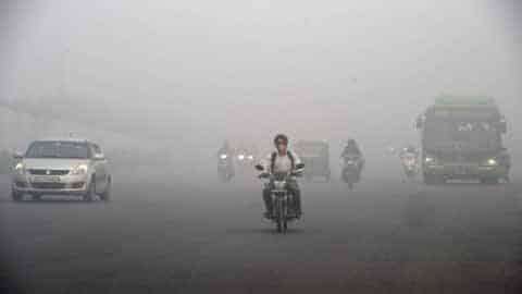 दिवाली के बाद से बढ़ा वायु प्रदूषण, छह प्रमुख शहरों की फज़ा ख़राब ।