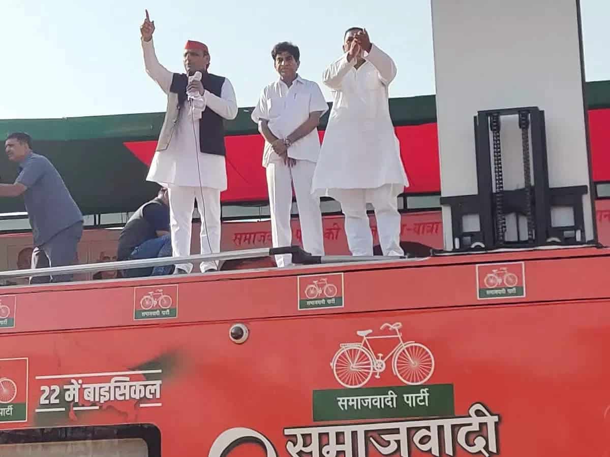 16 नवंबर को रोक दी गई सपा अध्यक्ष अखिलेश यादव की रथ यात्रा,।