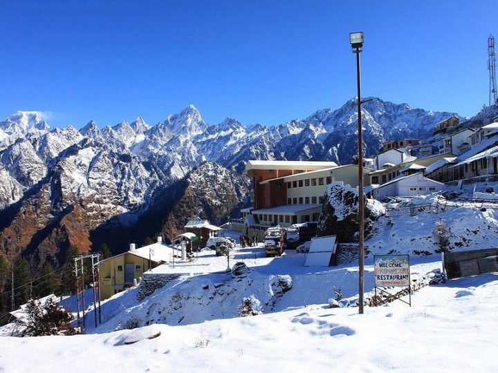 सुकून की तलाश है और प्राकृतिक सौंदर्य की सैर करना चाहते हैं  तो चले आईये देवभूमि ।