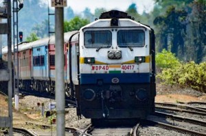 रेलवे प्रशासन द्वारा छठ पूजा के मौके पर यात्रियों को अनुपम भेंट ।