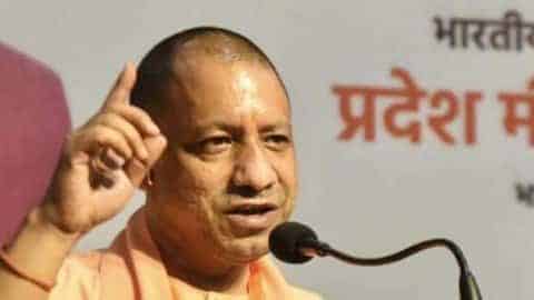 सीएम योगी ने आठ लाख लोगों को पत्र द्वारा सहयोग की अपील के साथ दी शुभकामनाये |