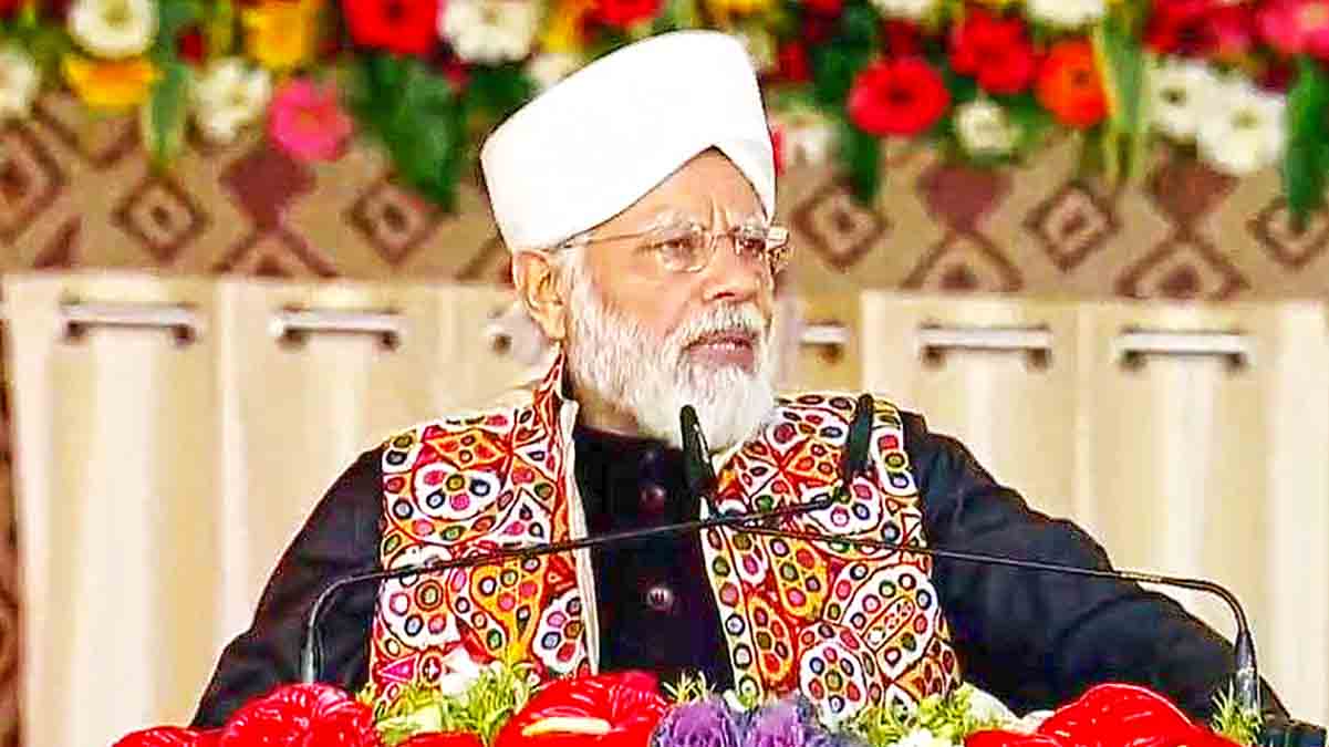 प्रधानमंत्री नरेंद्र मोदी ने अपने संसदीय क्षेत्र वाराणसी में किया 5 परियोजनाओं का शिलान्यास ।
