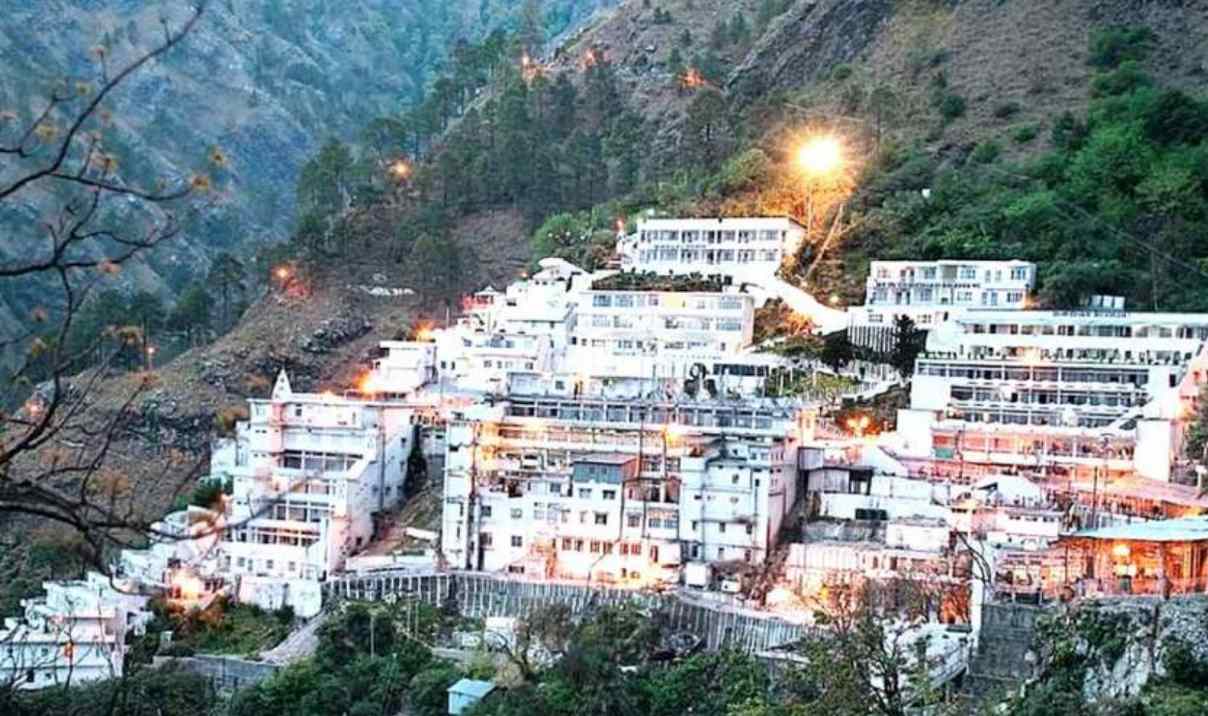 वैष्णो देवी भवन पर मची भगदड़ में 12 श्रद्धालुओं की मौत