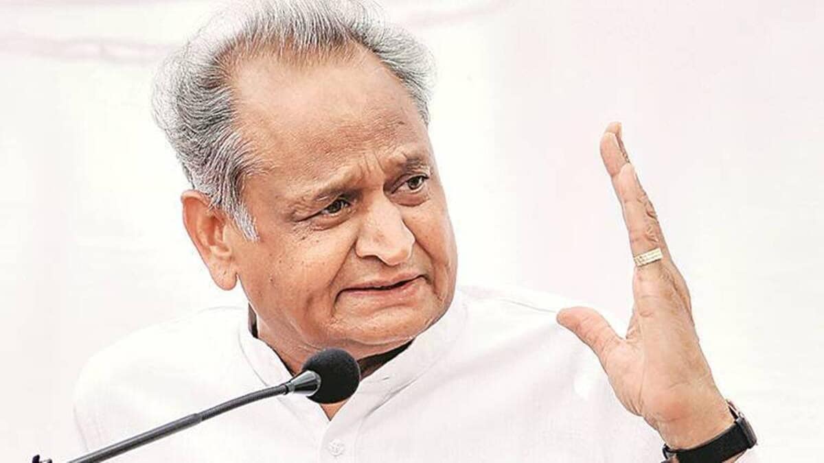 राजस्थान के मुख्यमंत्री अशोक गहलोत ने पीएम मोदी से कहा - देश में है हिंसा और तनाव का माहौल