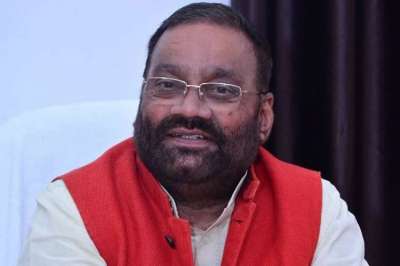 यूपी सरकार के कुछ मंत्री अखिलेश यादव से मिलने पहुंचे , स्वामी प्रसाद मौर्य के बाद लगी इस्तीफों की झड़ी