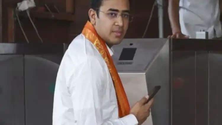इधर नूपुर शर्मा मामला नहीं हुआ शांत, उधर तेजस्वी ने मुगलों के लिए कह दी ये बात