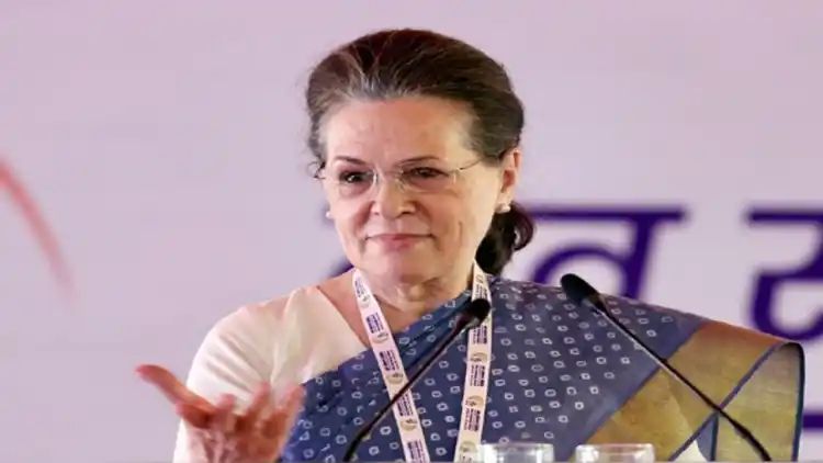 सोनिया गांधी की नई कोरोना रिपोर्ट भी आई पॉजिटिव