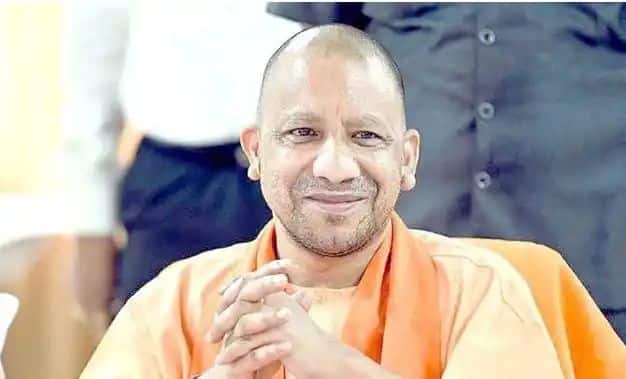 योगी सरकार का एक और नया तोहफा, इन परिवारों को कराएगी तीर्थ यात्रा