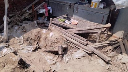 मकान की छत गिरने से 15 वर्षीय लड़की की मौत, 102 वर्षीय दादी बची