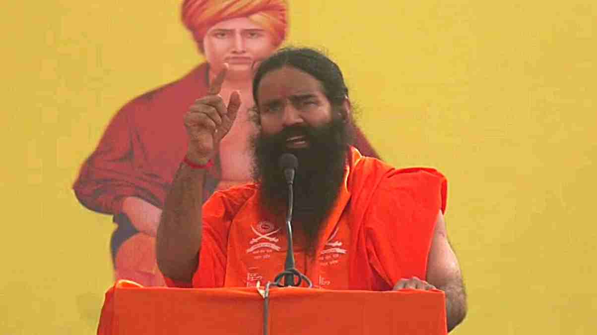 जब मंच से बाबा रामदेव Baba Ramdev ने बॉलीवुड अभिनेताओ की खोली पोल