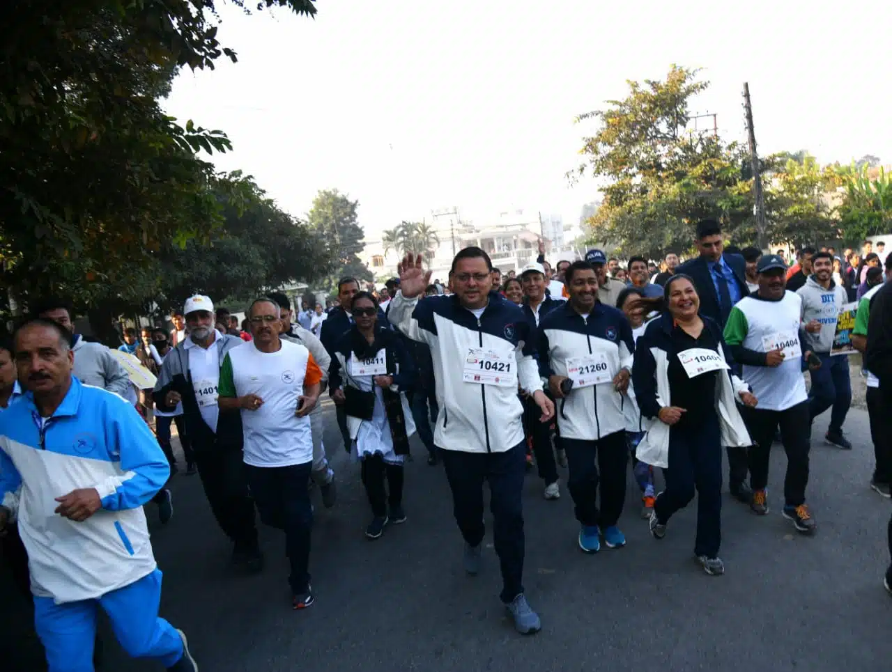 उत्तराखंड: "रन अगेंस्ट ड्रग" (Run Against Drugs) के संदेश के साथ CM Dhami दौड़े युवाओं के साथ