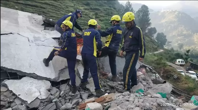 उत्तराखंड: यहां भूस्खलन में एक ही परिवार के चार लोगों की दर्दनाक मौत