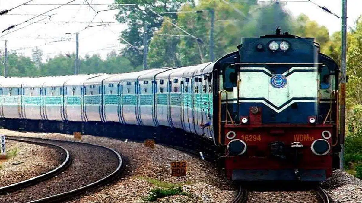 यात्रीगण कृपया ध्यान दे….दीपावली और छठ पर रेलवे चलाएगा 179 जोड़ी स्पेशल ट्रेन
