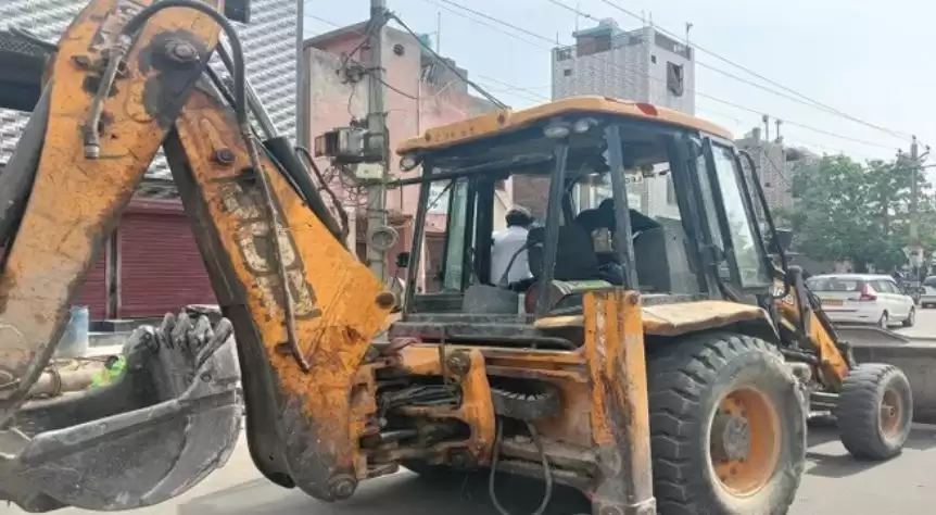 यूपी में फिलहाल नहीं रूकेगा बाबा का बुलडोजर, सुप्रीम कोर्ट में अब 10 अगस्त को होगी सुनवाई