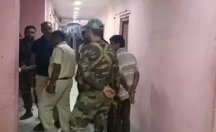 सनसनीखेज…OYO से बुक किया होटल में कमरा, बेड के नीचे मिली महिला की लाश