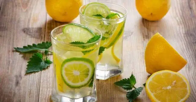 नींबू पानी सेहत के लिए है लाभदायक, लेकिन इसे पीते समय ना करें ये गलतियां