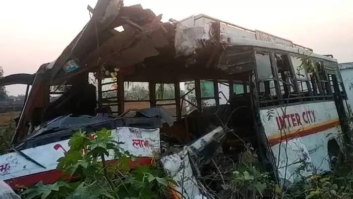 उत्तराखंड में दुखद हादसा: सितारगंज में स्कूली बच्चों की पलटी बस, दो की मौत