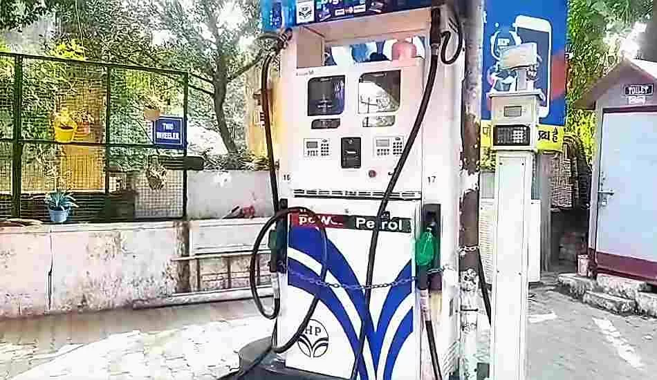 मेरठ नगर निगम ने हिंदुस्तान पेट्रोल पंप पर लगाई सील