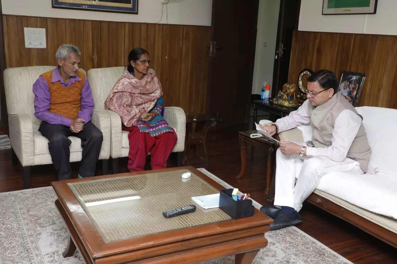 छावला गैंगरेप: CM धामी मिले पीड़िता के माता-पिता से, दिया न्याय दिलाने का आश्वासन