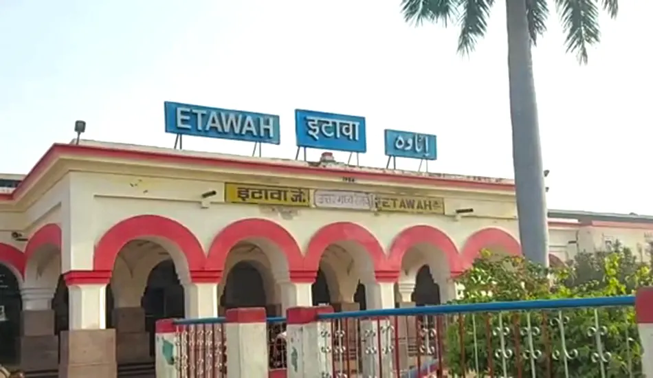 जब प्लेटफार्म पर अनाउंस होने लगा डिम्पल भाभी को जिताये तो.