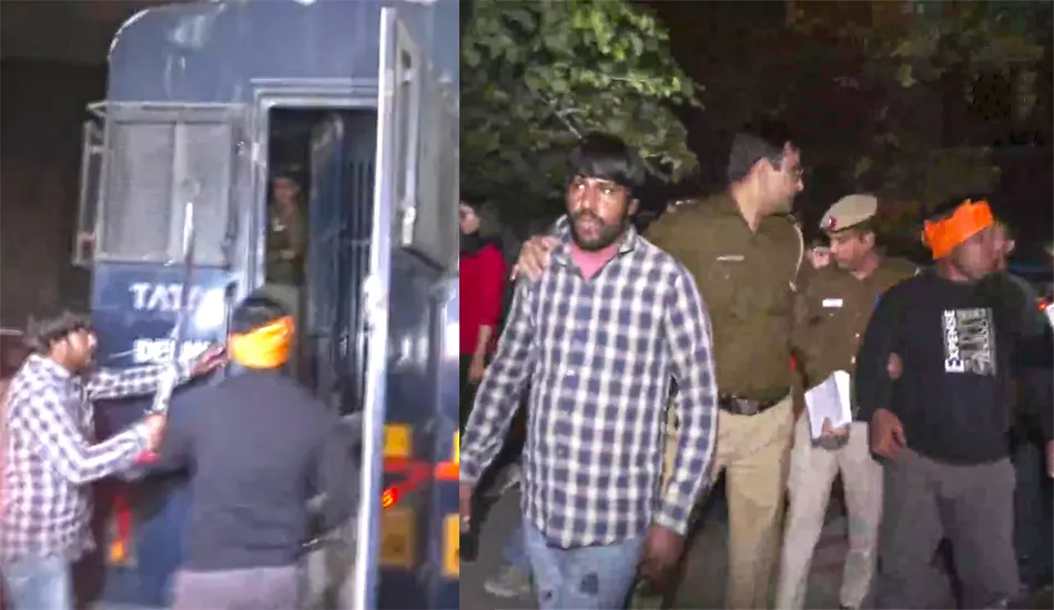 आफताब को ले जा रही पुलिस वैन पर तलवारों से हमला, हमलावरों से पूछताछ मे बड़ा खुलासा 