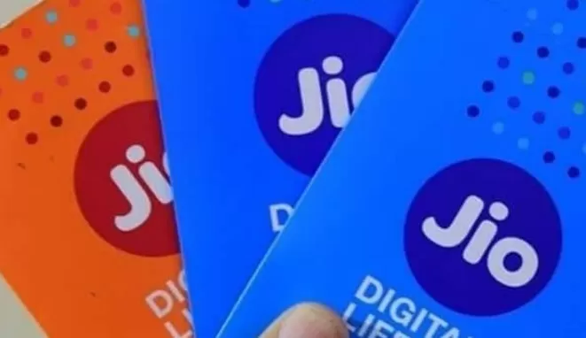 Jio लाया है 84 दिनों के लिए किफायती प्लान्स, मिलेगा अनलिमिटेड कॉलिंग, 3 GB डाटा रोजाना और बहुत कुछ, देंखे...