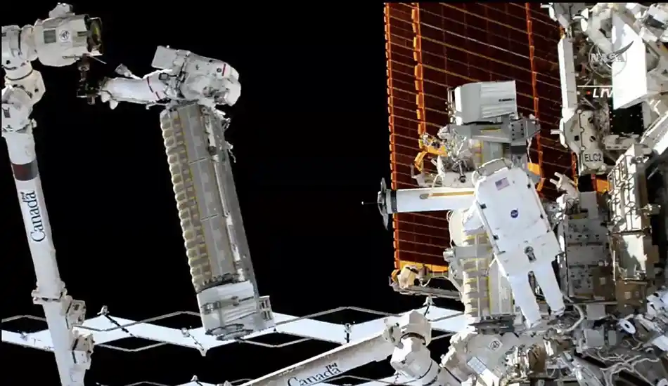 7 घंटे स्पेस घूमते रहे दो अंतरिक्ष यात्री, नासा ने शेयर किया वीडियो  आप भी देंखे...