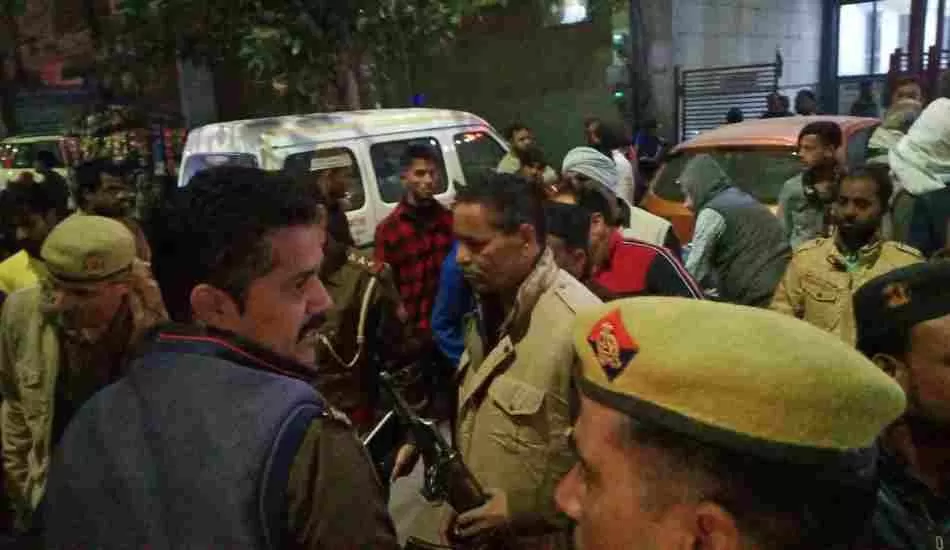 सरकारी सस्ते गले की दुकान लेने की खातिर दो पक्षों में संघर्ष