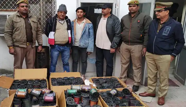 यूपी पुलिस के हत्थे चढ़ा चाइनीज मांझे का जखीरा, तीन गिरफ्तार
