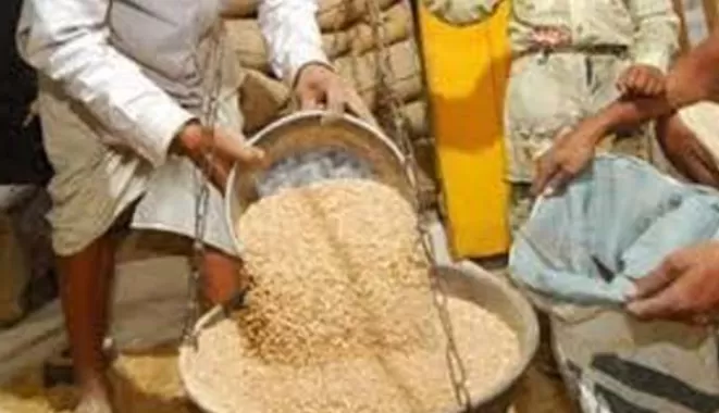 गरीबों को पीएम मोदी को नए वर्ष का तोहफा, आज से पूरे वर्ष फ्री मिलेगा राशन