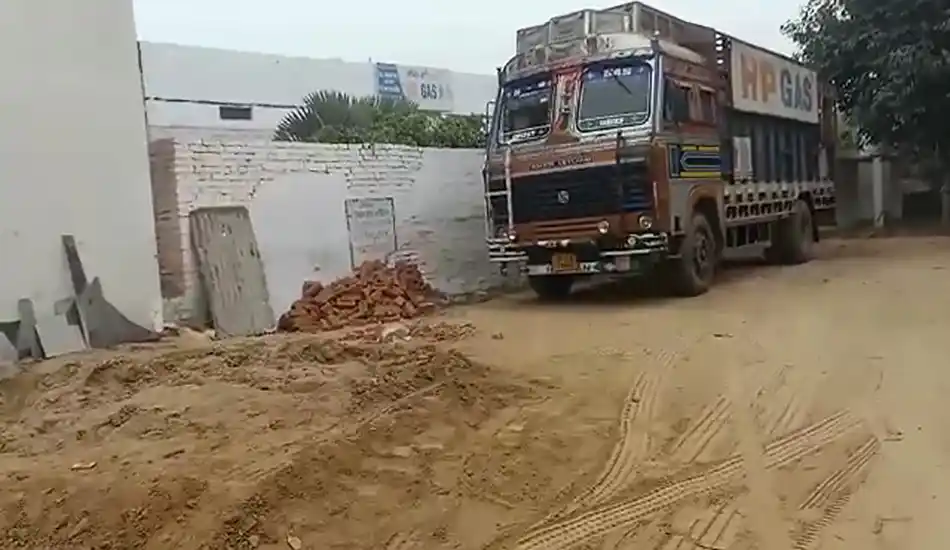 बारूद के ढेर पर अब्दुल्लापुर, बड़े हादसे का इंतजार कर रहे आपूर्ति विभाग और एचपी कंपनी के अधिकारी! 