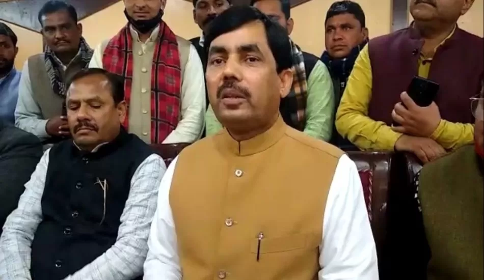 BJP नेता शाहनवाज हुसैन पर बलात्कार का मुकदमा होगा दर्ज