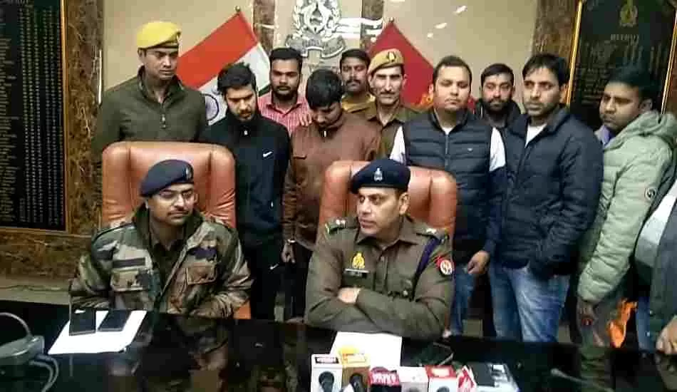 जिम ट्रेनर भतीजी ने रची लूट की साजिश , बेटी और दो साथियों सहित गिरफ्तार 