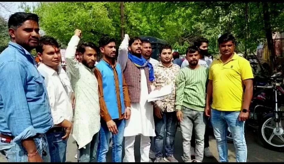 राजस्थान कांड के आरोपियों की गिरफ्तारी की मांग, भीम आर्मी ने किया प्रदर्शन