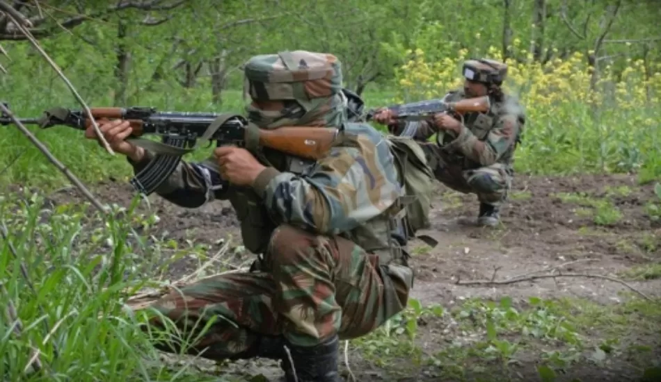 सुरक्षाबलों और नक्सलियों के बीच मुठभेड़, तीन जवान शहीद
