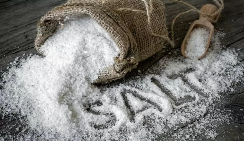 कर्ज से छुटकारा पाने के लिए अपनाएं नमक के ये अचूक उपाय... 