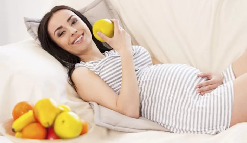 प्रेगनेंसी में ऐसे रखें अपना और बच्चे का ध्यान...