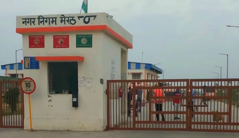 इलेक्ट्रॉनिक बस डिपो में धमाका, एक कर्मचारी झुलसा 
