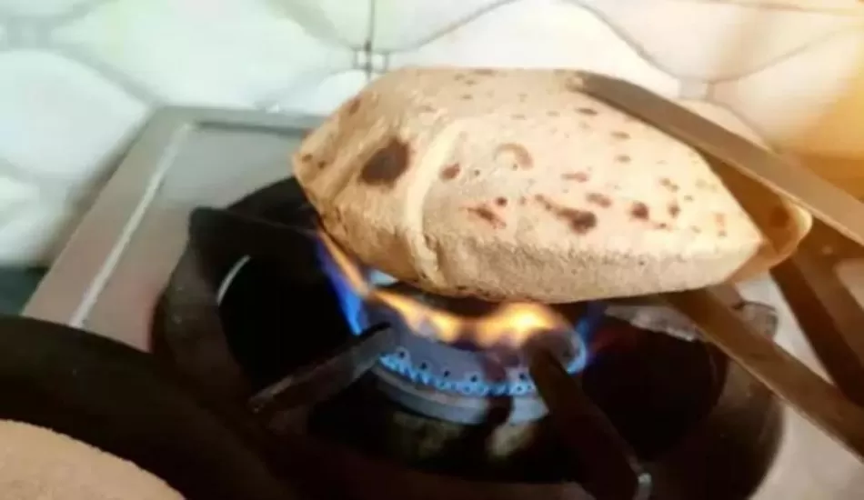 क्या आप भी सेंकते हैं इस तरह रोटियां, तो ये खबर आपके लिए...