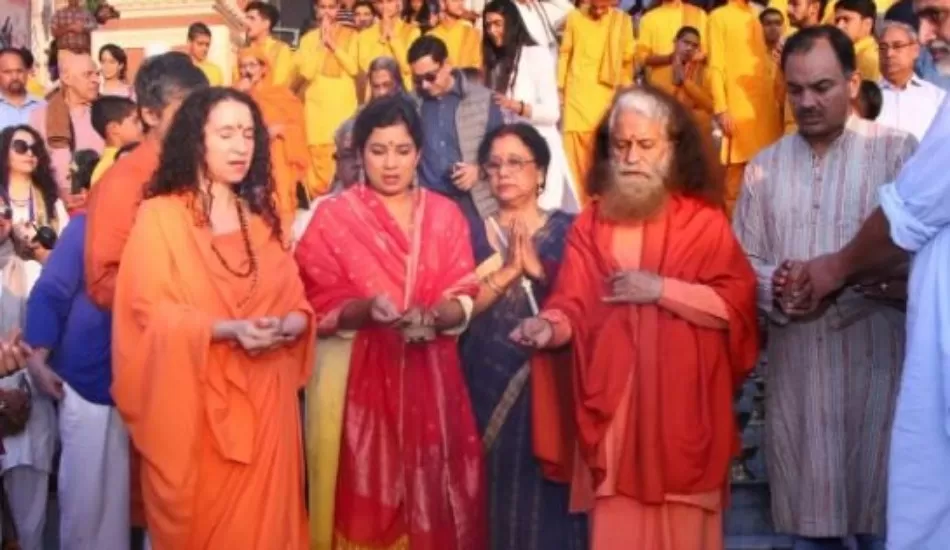ऋषिकेश पहुंची सिंगर श्रेया घोषाल, गंगा आरती में शामिल होकर कहा हुआ अपार शांति का अनुभव