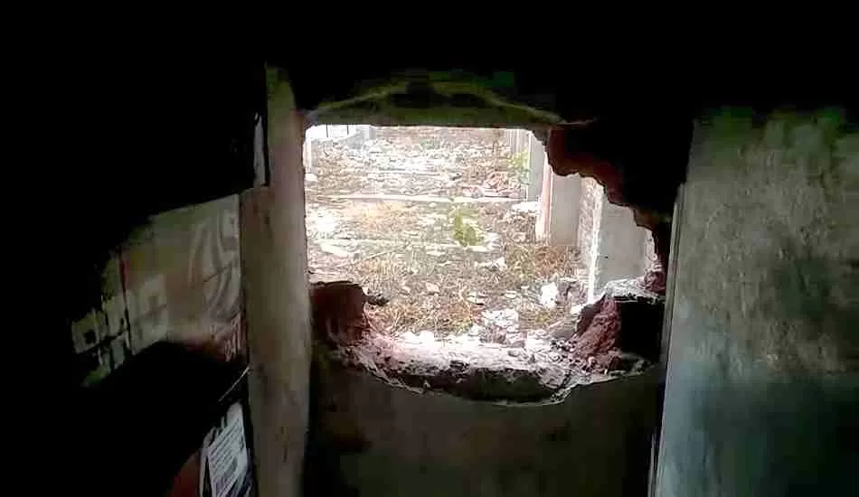 क्या शराबी दीवार तोड़ कर ले गए हजारों की बियर